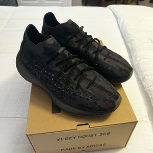 YEEZY 380 ONYX US 13
